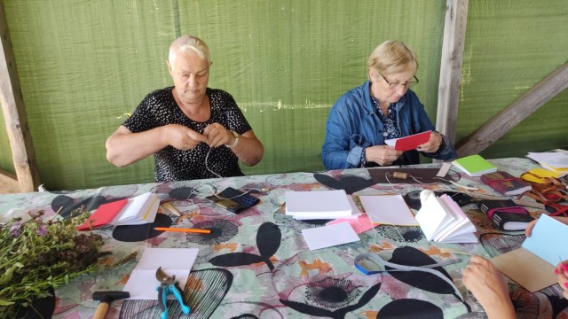 Ezeres pagasta interešu grupa "Ezerīte"		